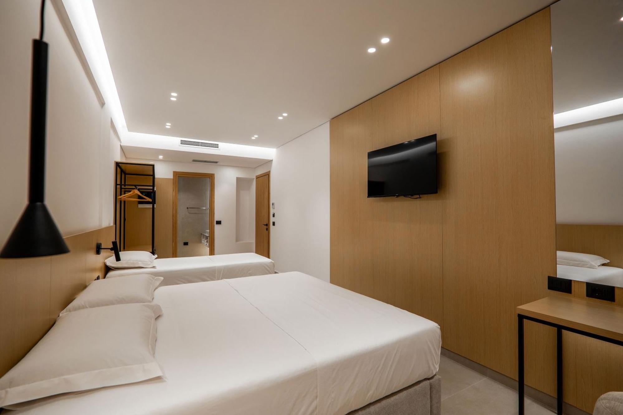 Austin Boutique Hotel Sarande Exterior photo